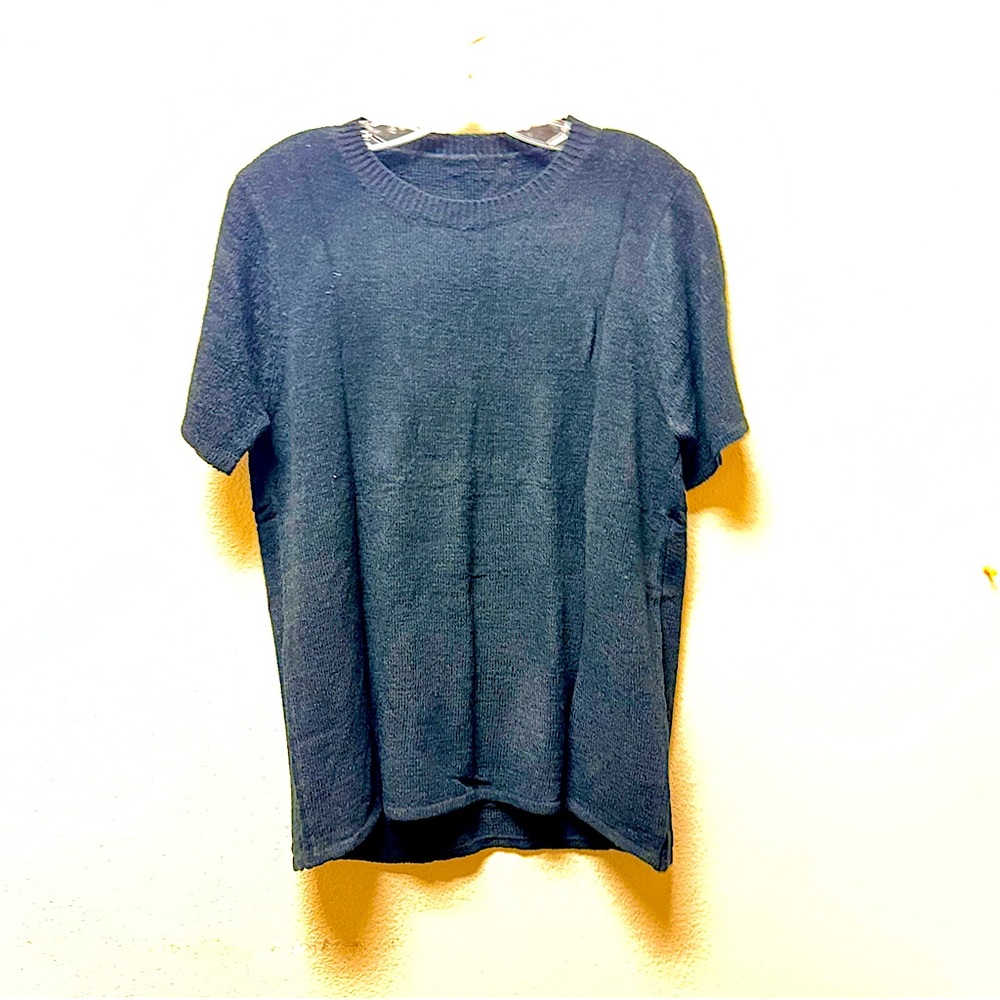 NWOT Women’s Black Knit Short Sleeve‎ Top - Large